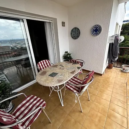 2 Vue Port De Plaisance *